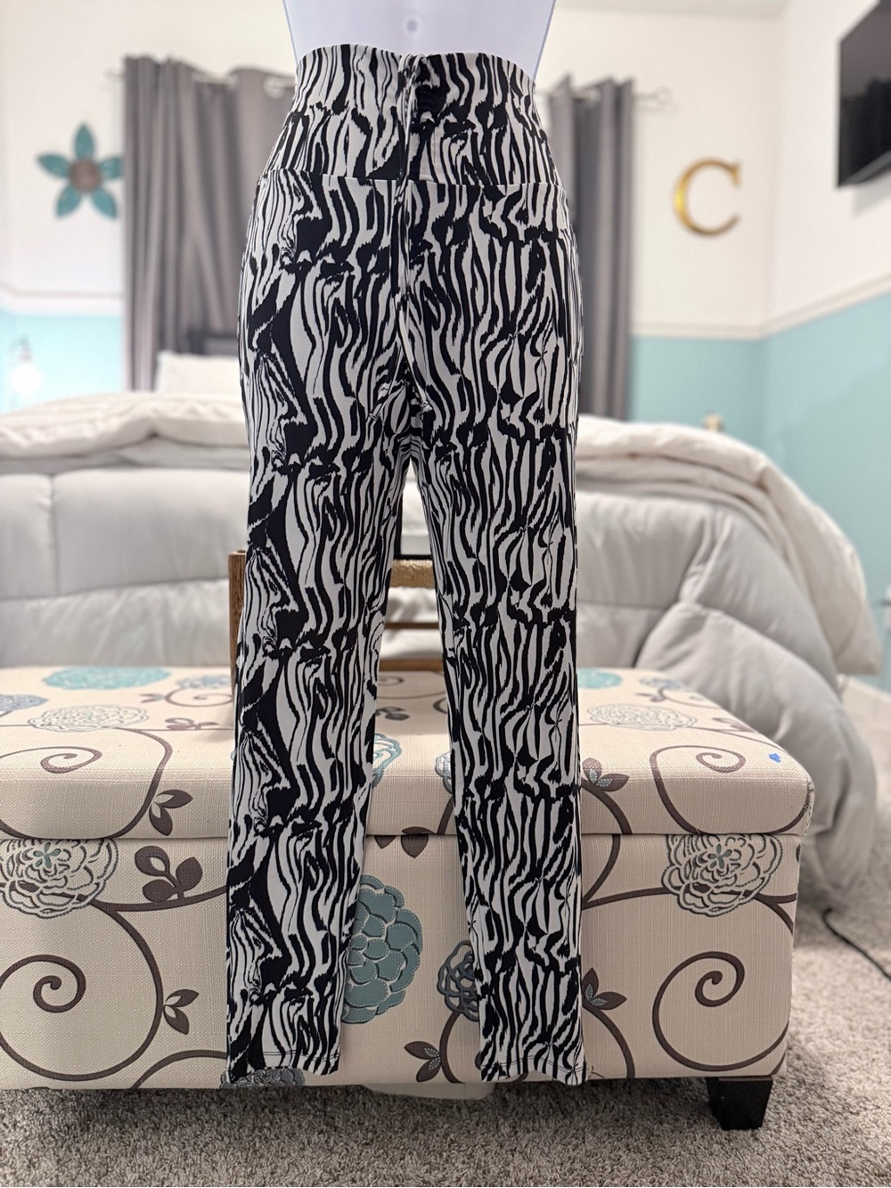 Tiger Mist Black and White Zebra Active Leggings